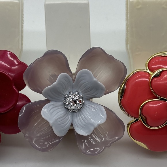 Bath & Body Works Wallflower Diffuser  Flower Set of 4 Aroma.  Read - Picture 2 of 16